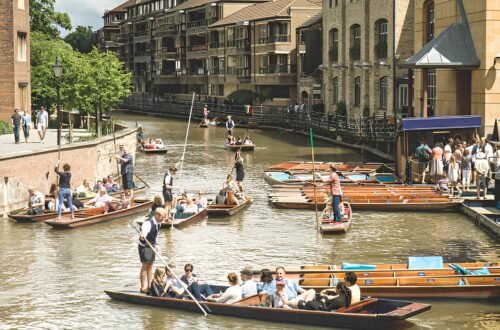 UK Punting in Cambridge vs. Oxford: Which is Better in 2026?